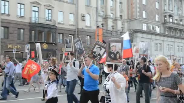 Onsterfelijk regiment in Moskou — Stockvideo