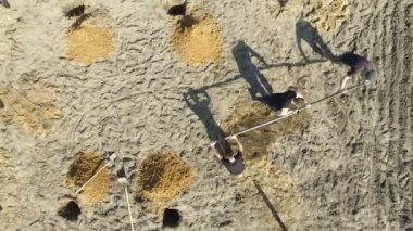 Kazık yeni bir ev inşa işçi