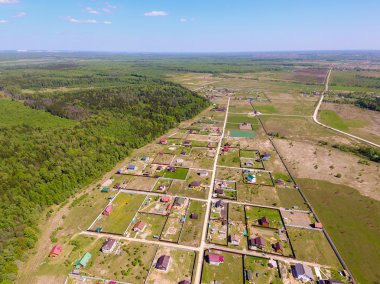 Yukarıdaki köy görünümü