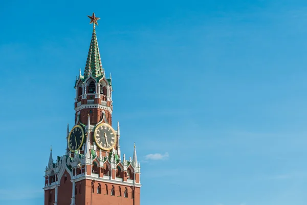 Moscow kremlin spasskaya toren — Stockfoto