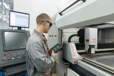 Yüksek teknoloji Fabrikası'nda elektronik komponentleri üretim