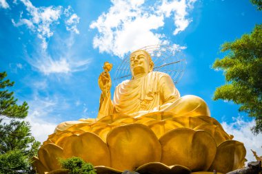 büyük altın buddha