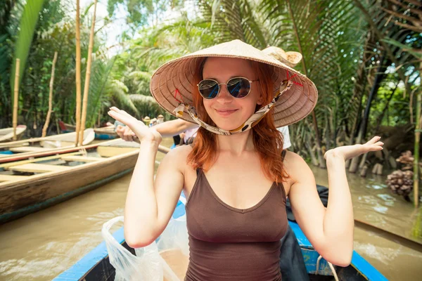 Turista em Mekong delta cruzeiro — Fotografia de Stock