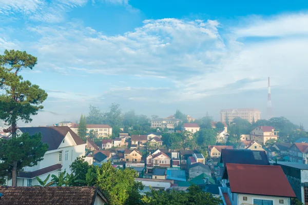 Dalat kaupunkinäkymä, Vietnam — kuvapankkivalokuva