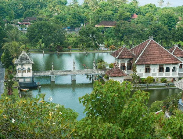 在巴厘岛的卡朗加沙水庙宫 — 图库照片