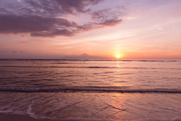 Zobrazit při západu slunce na ostrově Bali — Stock fotografie