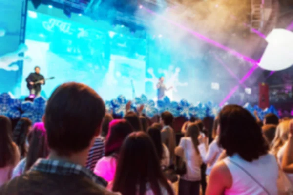 Blur background of people at the dj concert — Stock Photo, Image