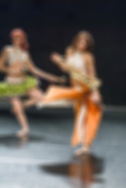 Çağdaş dans performans bokeh arka plan bulanıklık