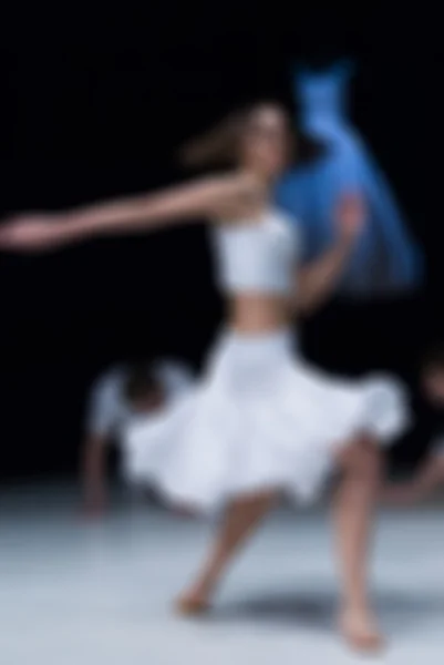 Contemporânea dança desempenho bokeh desfoque fundo — Fotografia de Stock