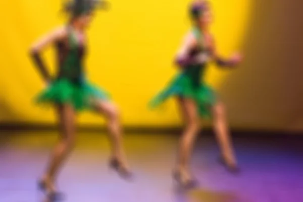 Taniec współczesny wydajność bokeh rozmycie tła — Zdjęcie stockowe