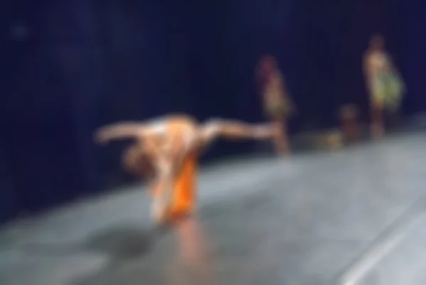 Contemporânea dança desempenho bokeh desfoque fundo — Fotografia de Stock