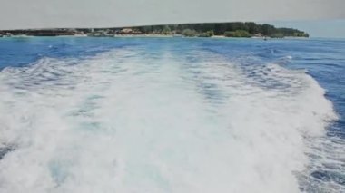 Island Hopping Motorlu tekne üzerinde