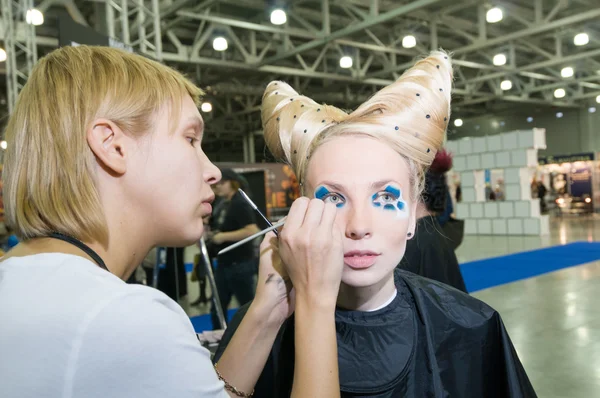 Makeup och hår konstnärer konkurrens — Stockfoto