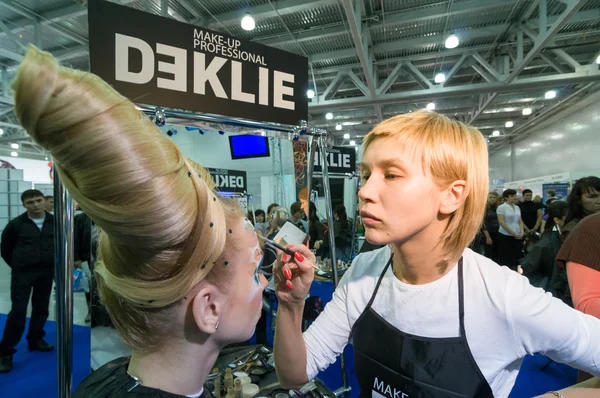 Makeup och hår konstnärer konkurrens — Stockfoto