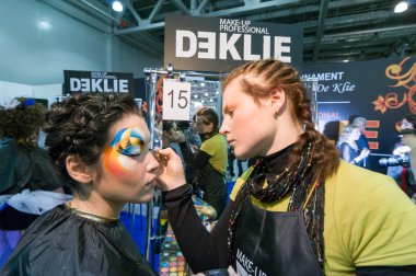 Makyaj ve saç sanatçılar rekabet