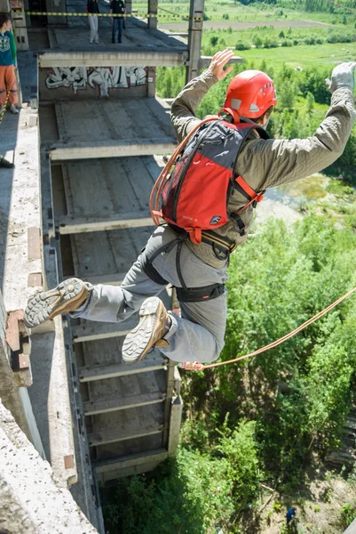 Esportes radicais ropejumping — Fotografia de Stock