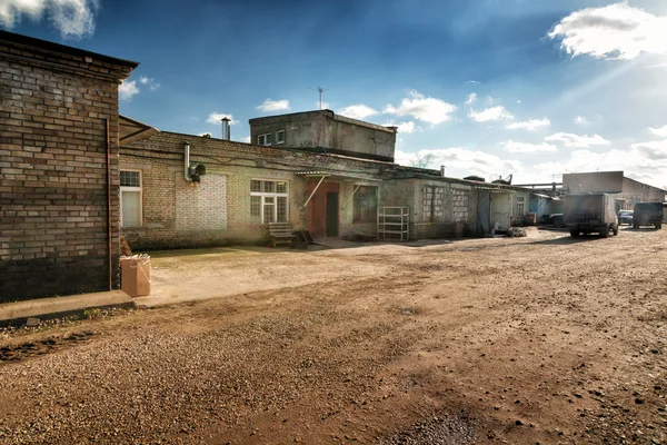 Ancienne usine convertie en bureaux et stockage — Photo