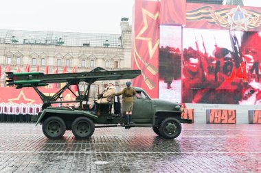 Kızıl Meydan Moskova'da geçit