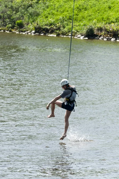 익 스 트림 ropejumping — 스톡 사진