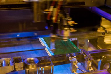 Yüksek teknoloji Fabrikası'nda elektronik komponentleri üretim