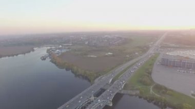 Köprüde araba