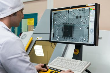 Yüksek teknoloji Fabrikası'nda elektronik komponentleri üretim