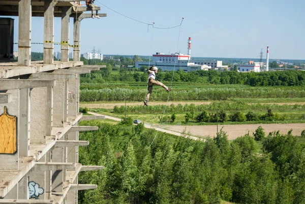 Sporty ekstremalne Ropejumping — Zdjęcie stockowe