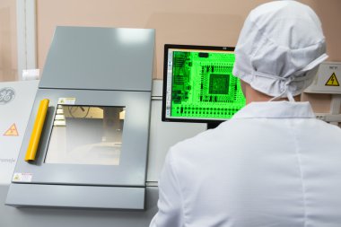 Yüksek teknoloji Fabrikası'nda elektronik komponentleri üretim