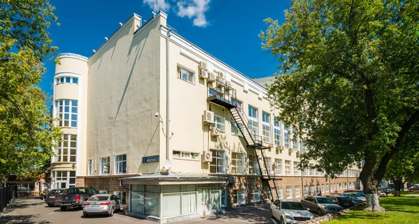 Antiguo edificio de oficinas — Foto de Stock