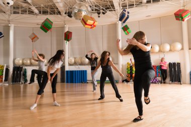 Kadınlar için dans dersleri