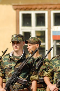 Rus ordusu yemin gün