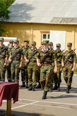Rus ordusu yemin gün