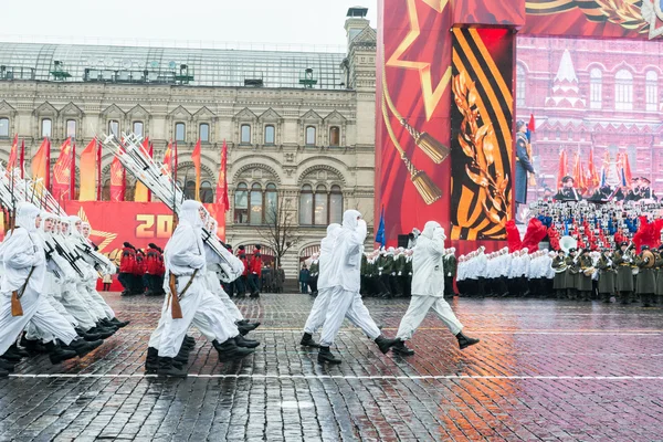 Парад на Красной площади в Москве — стоковое фото