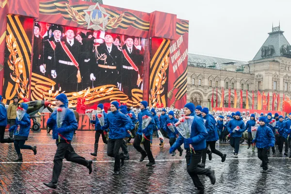 Défilé sur la Place Rouge à Moscou — Photo