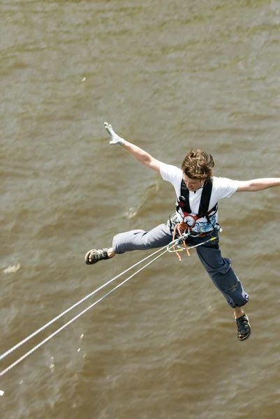 Extremo ropejumping escena — Foto de Stock