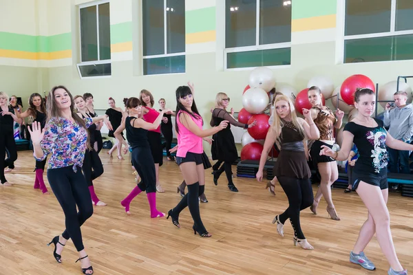 Clase de danza para mujeres fondo borroso — Foto de Stock