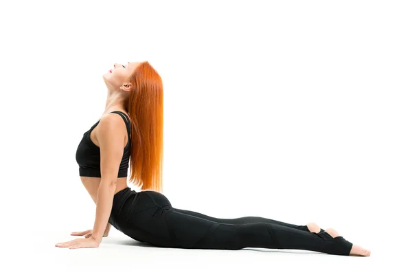 Giovane donna sportiva che fa yoga asana — Foto Stock