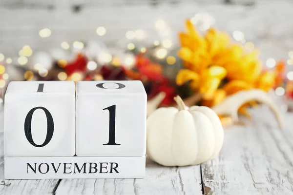 White Wood Calendar Blocks Date November 1St Autumn Decorations Wooden — Stock Photo, Image
