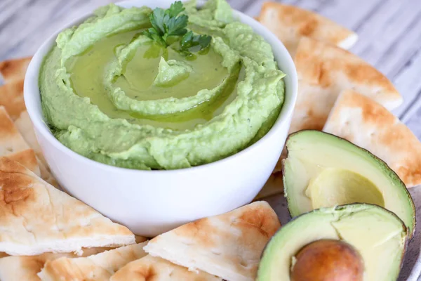 Hummus Vegano Aguacate Hecho Con Garbanzos Aguacates Tahini Con Aceite — Foto de Stock