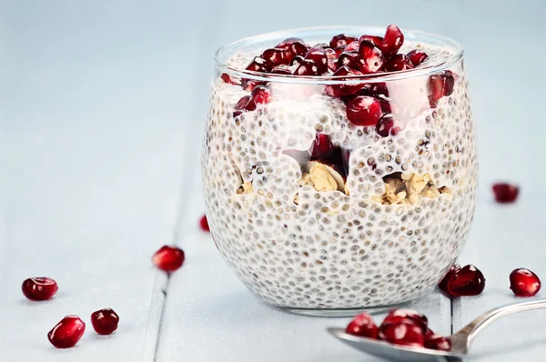 Sementes saudáveis de chia e romã Parfait — Fotografia de Stock