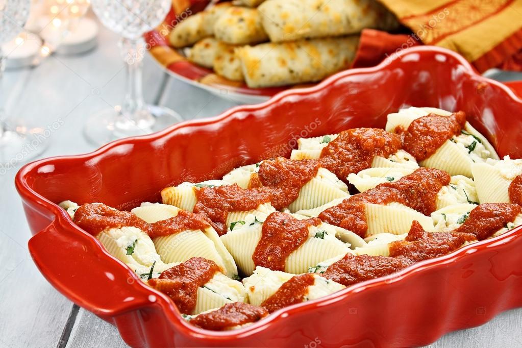 Ricotta Stuffed Cheese Shells and Bread — Stock Photo © StephanieFrey