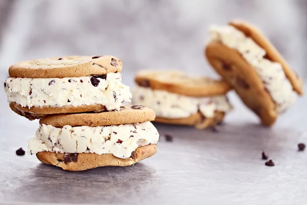 Chocolate Chip Ice Cream Cookie Sandwiches — Stock Photo, Image