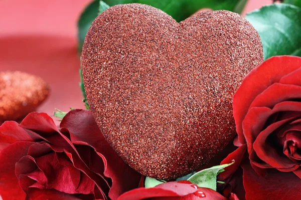 Walentynki-dzień serca i róże — Zdjęcie stockowe