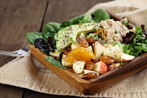 Quinoa salata ve meyve — Stok fotoğraf