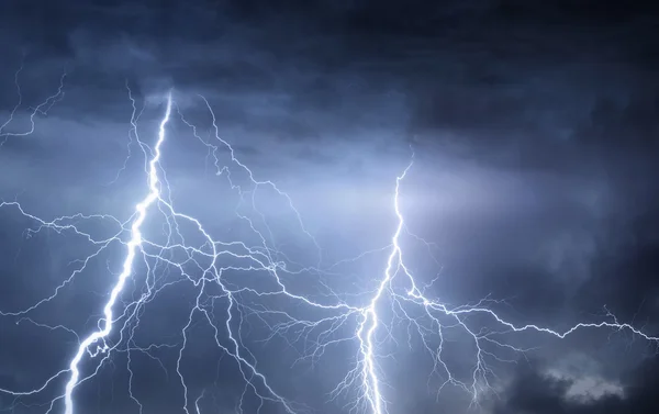 Thunder, lightnings and rain on stormy summer night — Stock Photo, Image