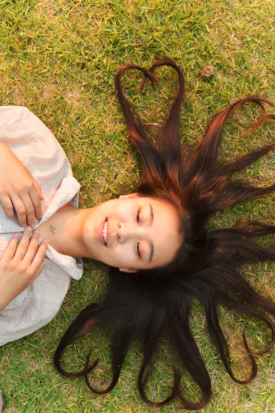 Penteado de moda mulher — Fotografia de Stock