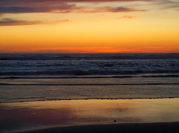 ビーチでの夕日 — ストック写真