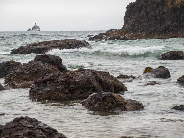 Tillamook deniz feneri Offshore Oregon kıyılarında — Stok fotoğraf