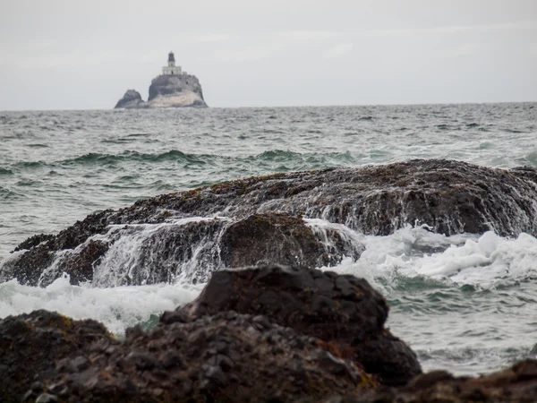 Waves Crashing on the Shore — Stock Photo, Image