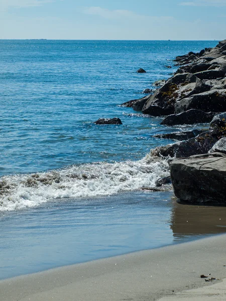 海岸に穏やかな波 — ストック写真